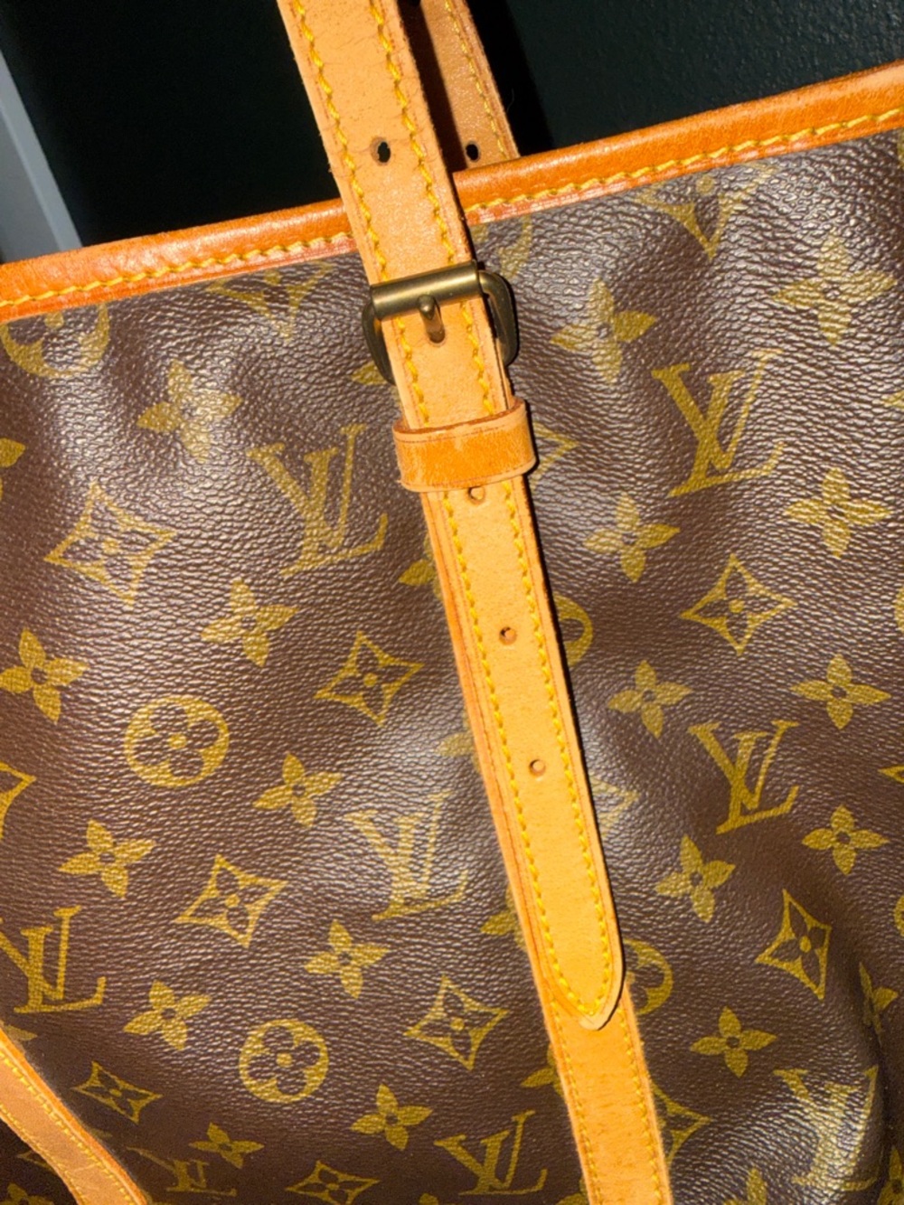 Louis Vuitton Monogram Bucket Tote in Brown and Tan Leather Trim - Picture 12 of 15
